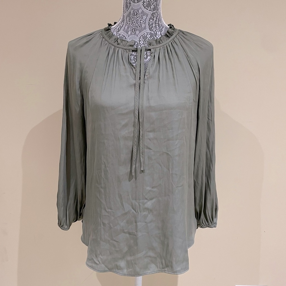 Green long sleeve blouse